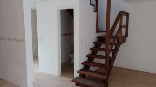 Vendo Sobrado Com 2 Dormitórios Esperando Um Terceiro