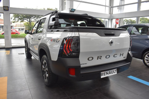 Imagen 4 de 24 de Renault Oroch Intens 4x4 Outsider Mt 1.3 Tce Modelo 2023
