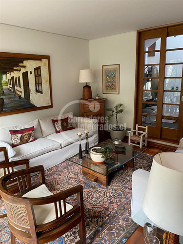 Casa En Arriendo De 4 Dorm. En Las Condes San Carlos