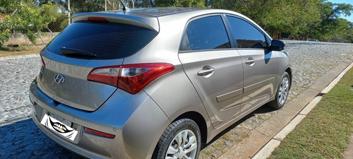 Imagem 5 de 9 de Hyundai Hb20 2017 1.0 Comfort Plus Flex 5p