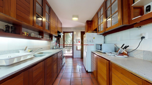Barrio Golf Venta De Casa 4 Dormitorios- Ref: 2580