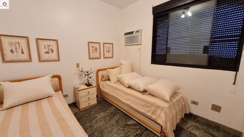 Imagem 8 de 21 de Apartamento Na Praia Das Pitangueiras - Guarujá - Calçadão - Vista Para O Mar - 4 Dormitórios (3 Suítes) - Sala Para 3 Ambientes - Sacada - Vagas - Ap05779 - 69283713
