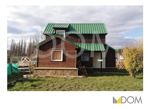 Casa De 3 Dormitorios, Con Parque Propio - San Martín De Los Andes