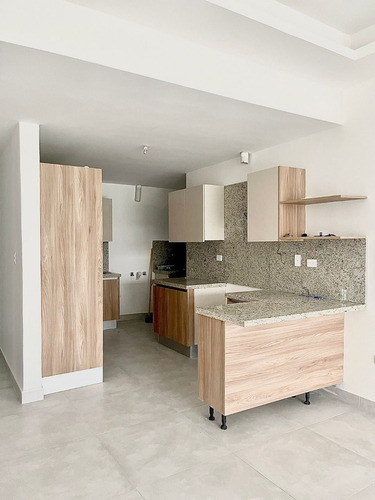 Se Vende Apartamento Evaristo Morales, Torre Con Piscina