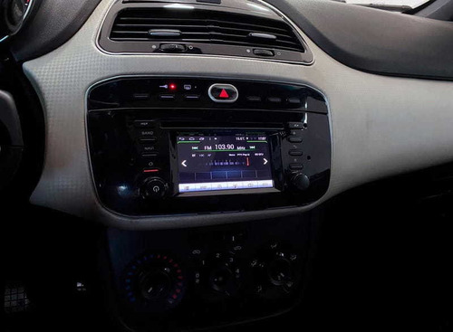 Imagem 8 de 11 de Fiat Punto T-jet 1.4 5p 2016