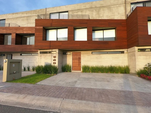 Imagen 5 de 14 de Se Vende Preciosa Casa En Colinas De Juriquilla, Doble Altur