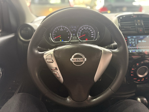 Nissan Versa 1.6 16V FLEXSTART SL 4P XTRONIC