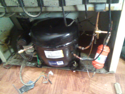 Imagen 5 de 8 de Service Heladeras Técnico Reparacion Carga De Gas Compresor