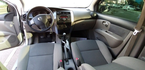 Nissan Livina 2011 1.6 Flex 5p