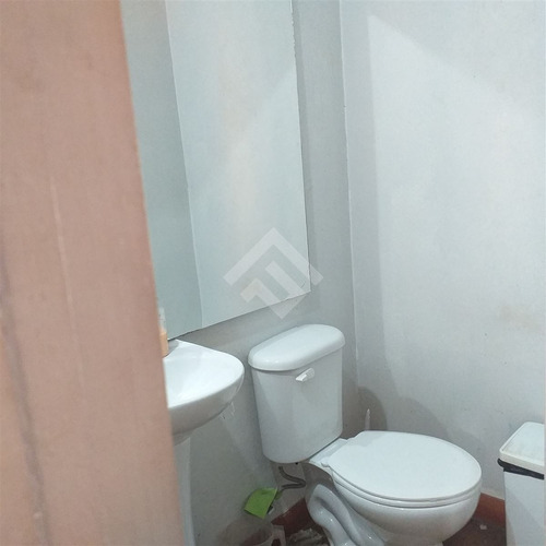 Casa En Venta De 4 Dorm. En La Florida