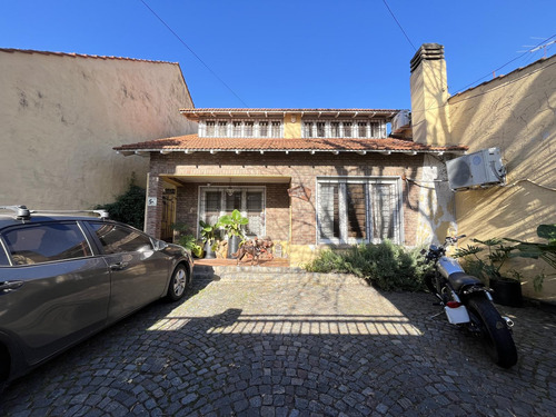 Apto Crédito - Casa En Venta - 5 Amplios Ambientes - San Isidro