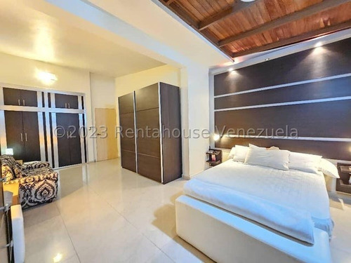 Se Vende Casa Quinta San Jacinto Maracay 24-10972 Ec