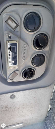 Imagem 2 de 7 de Mercedes Axo 2040