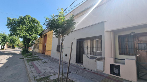 Casa En Venta - 2 Dormitorios 2 Baños - 150mts2 - Mercedes