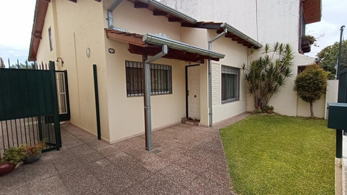 Imagen 3 de 28 de Casa 3 Amb. Con Jardín - Martínez
