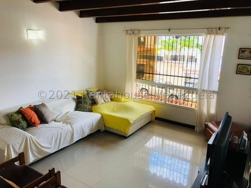 Imagen 7 de 20 de Amplia Y Acogedora Casa En Venta - Urb Los Naranjos Del Caferal - Mls#22-883