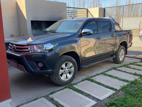 Toyota Hilux 2.8 Cd Srv 177cv 4x4 At 2016