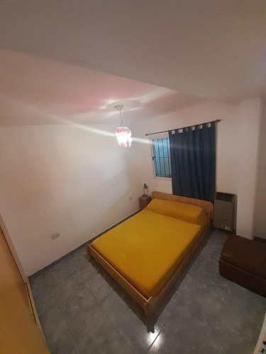 Casa Con Departamento, Galpon Y Cocheras, 6 Ambientes En Venta