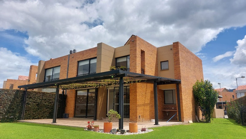 Casa En Venta En Chia Cundinamarca, Condominio Fontanar 