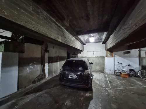 Vende Departamento 2 Amb (parte Indivisa) Con Cochera Zona Comercial Flores