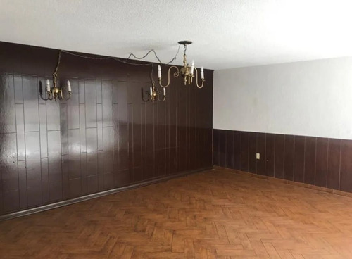 Imagen 1 de 5 de Hermosa Casa Sobre Miguel Angel De Quevedo
