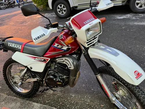 Moto Dt 125