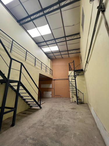 Alquilo Nave Industrial Autopista Duarte