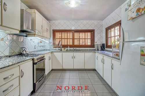 Venta Mataderos Montiel 1900 Casa 5 Ambientes Terraza Garaje