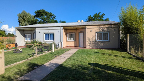 Casa En Venta - 3 Dormitorios 2 Baños - 238mts2 - Roque Perez