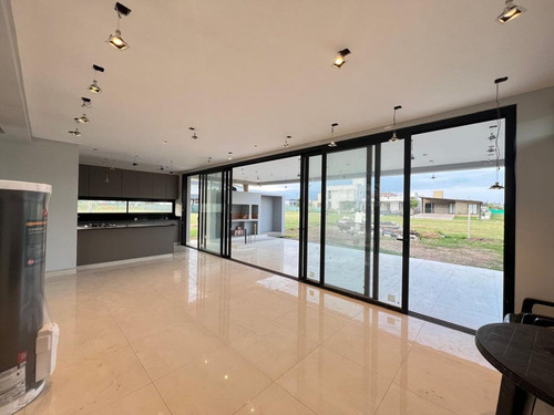 Venta Casa A Estrenar 3d -country Viento Sur
