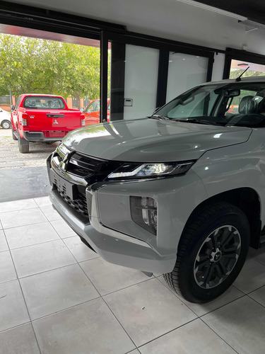 Mitsubishi L200 2.4 Di-d High Power 181cv Cuero