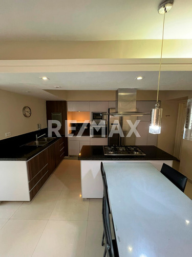Apartamento Actualizado Amoblado En Venta En Maracaibo