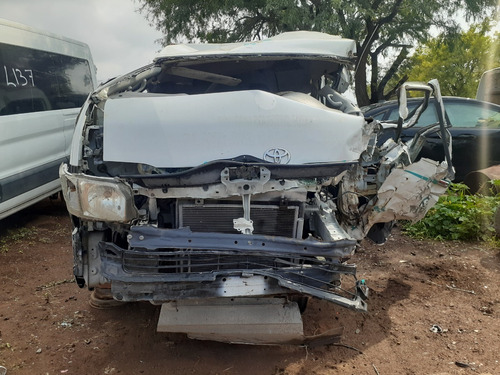 Imagen 2 de 10 de Desarmo Toyota Hiace Año 2016 Pasajera Por Partes