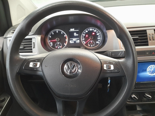 Imagen 10 de 18 de Volkswagen Fox 2018 1.6 Highline