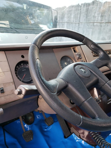 Caminhão Toco Bau Mercedes Benz L1418