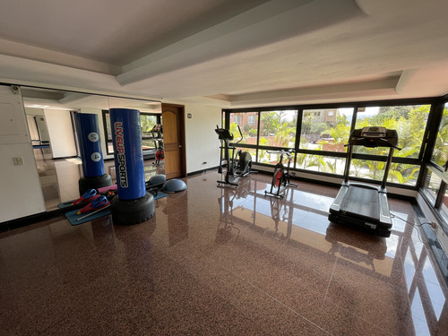 Apartamento Para Venta En Colinas Del Tamanaco #2416