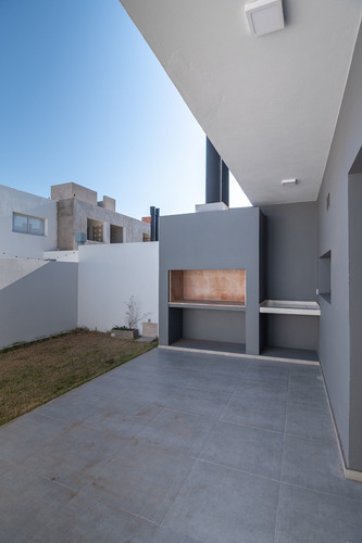 Imagen 9 de 29 de Venta Duplex Miradores De Manantiales 3dor 3 Baños
