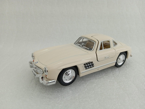 Mercedes-benz 300sl 1954. Escala 1:36 Kinsmart. 12,7cms_beig