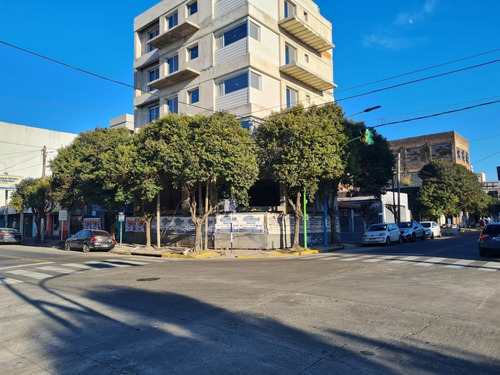 Imagen 1 de 8 de Local Comercial En Alquiler Ubicado En Belén De Escobar