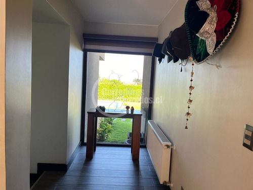 Casa En Venta De 6 Dorm. En Santo Domingo