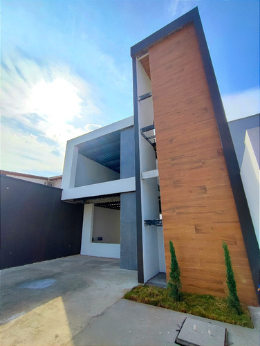 Casa En Venta Av La Ula, San Cristóbal 