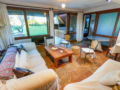 Venta De Casa 4 Dormitorios En Camino Lussich, Punta Ballena