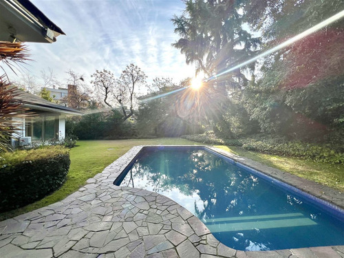 Casa En Venta En Vitacura / Jacques Cazotte