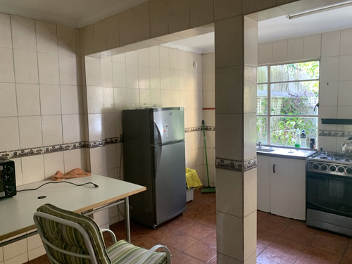 Se Arrienda Sitio Central Con Dos Casas