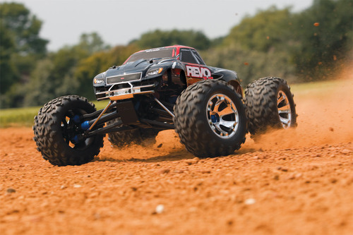 Vehículo de juguete a control remoto Traxxas Revo 3.3 1:10
