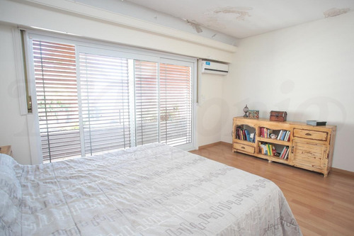 Imagen 27 de 30 de Casa En 3 Niveles De 4 Dormitorios, Jardín, Patio, Pileta, Quincho Y Parrilla - Caballito