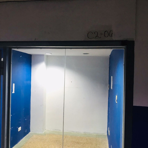 Imagen 8 de 10 de Venta Local Comercial Salida De Metro Capitolio Ref. 4200 Oferta Zt