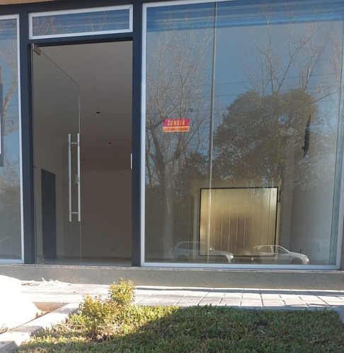 Imagen 6 de 9 de Local A Estrenar En Venta, Hernández, La Plata.