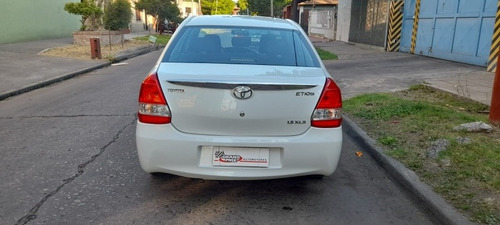 Imagen 3 de 16 de Toyota Etios 2016 1.5 Sedan Xls