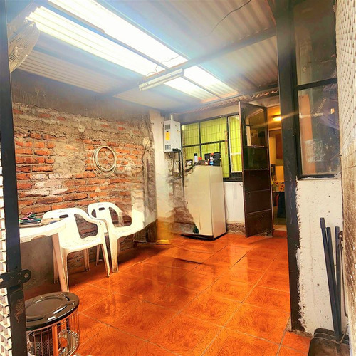 Casa En Venta De 3h, 2b, 2estc + Bog En Puente Alto Av.